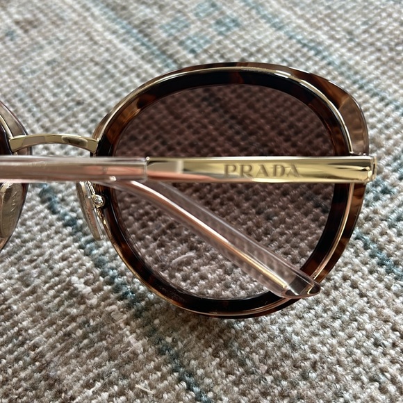 Prada sunglasses - Picture 7 of 13
